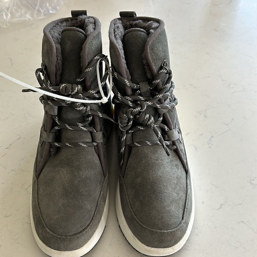 AU&MU Taurus Suede Lace Up Grey Boots, size 6, Excellent Condition